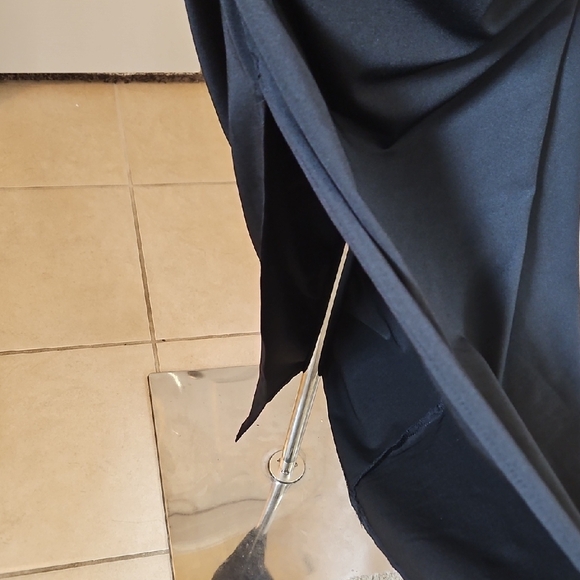 Maxi Dress with Sleeveless Design and Ruched Side Split Size Medium - Picture 7 of 10